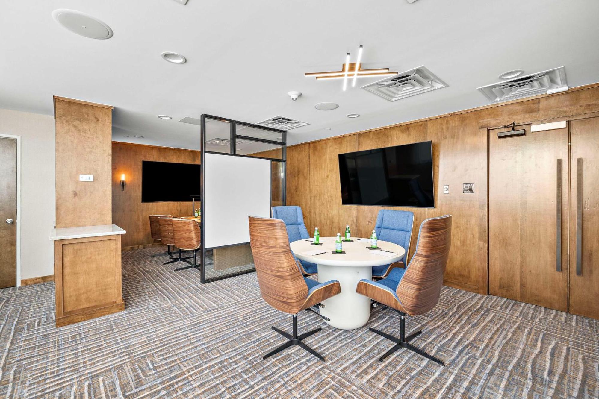 Hilton College Station & Conference Center Hotel Екстериор снимка