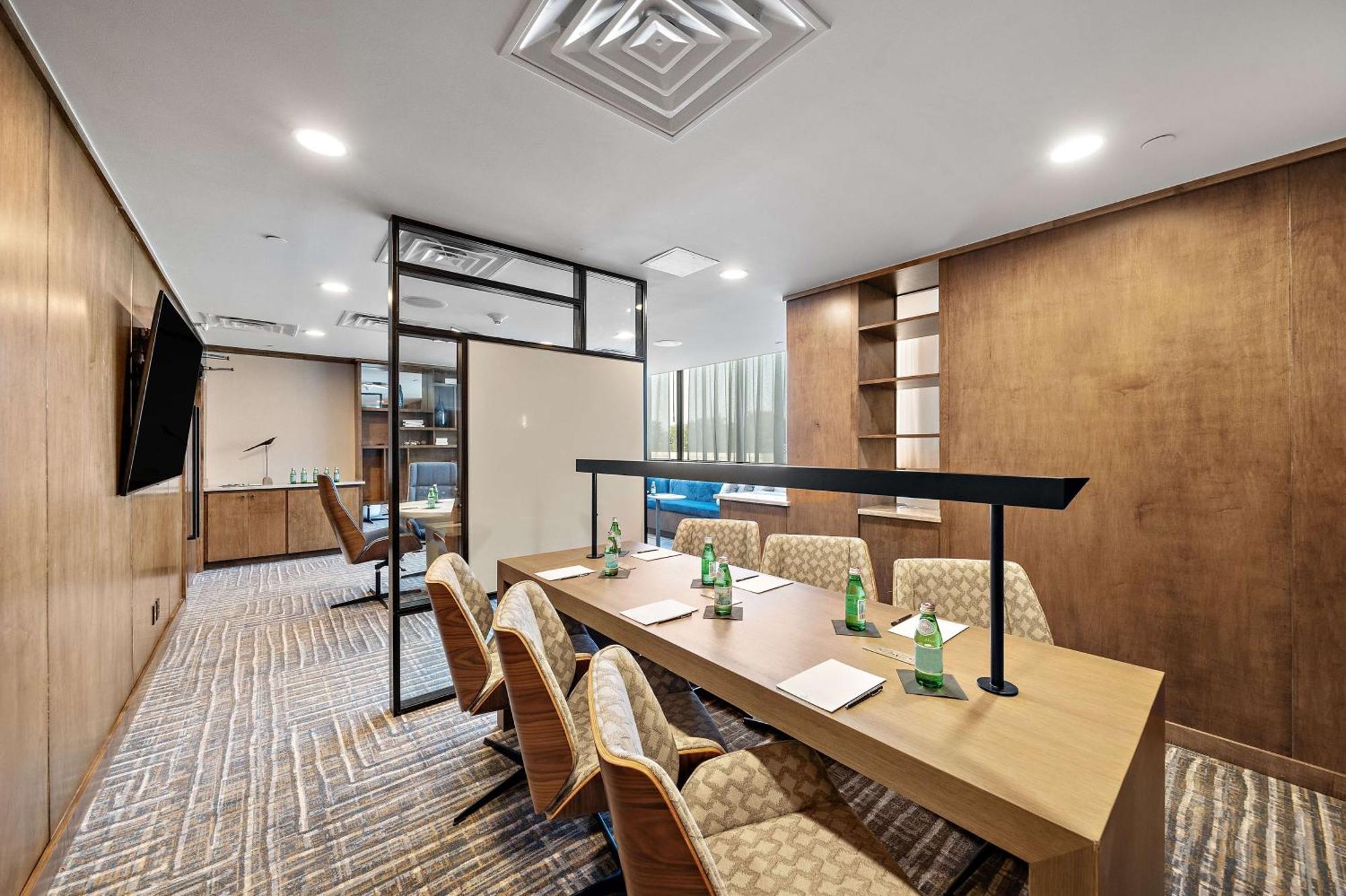 Hilton College Station & Conference Center Hotel Екстериор снимка